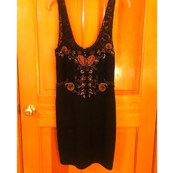 FREE PEOPLE Bodycon Floral Lace Dress — Size M - Picture 2 of 3